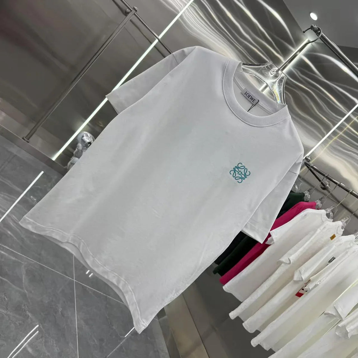 Autumn and winter new round neck short sleeved shirt