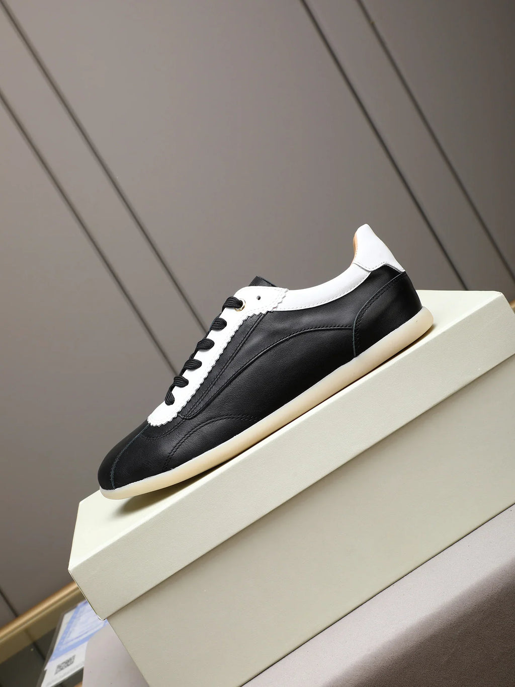 Selected cowhide upper men's shoes