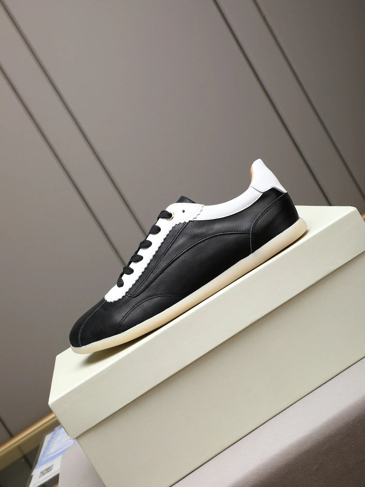 Selected cowhide upper men's shoes