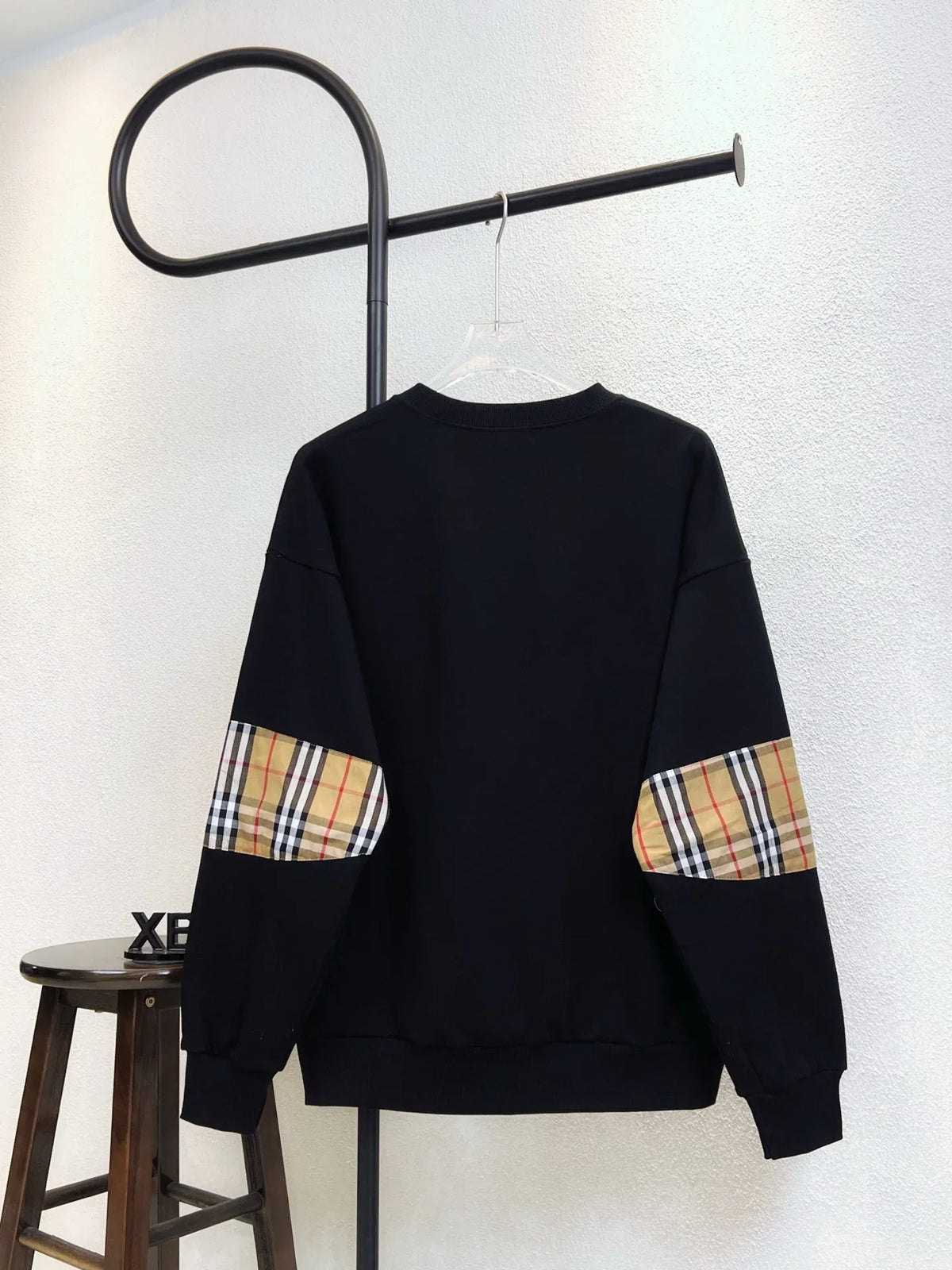 Embroidered letter arm plaid patchwork round neck hoodie