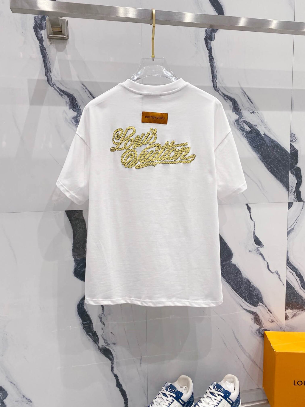 Rope Pattern Embroidery T Shirt