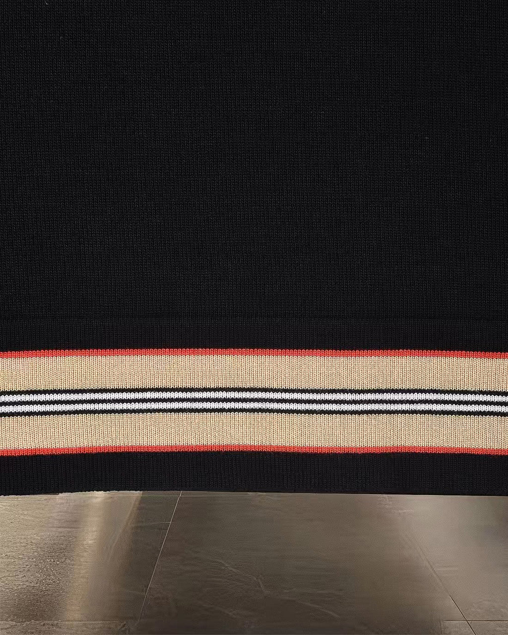 New striped knitted casual short sleeved T-shirt