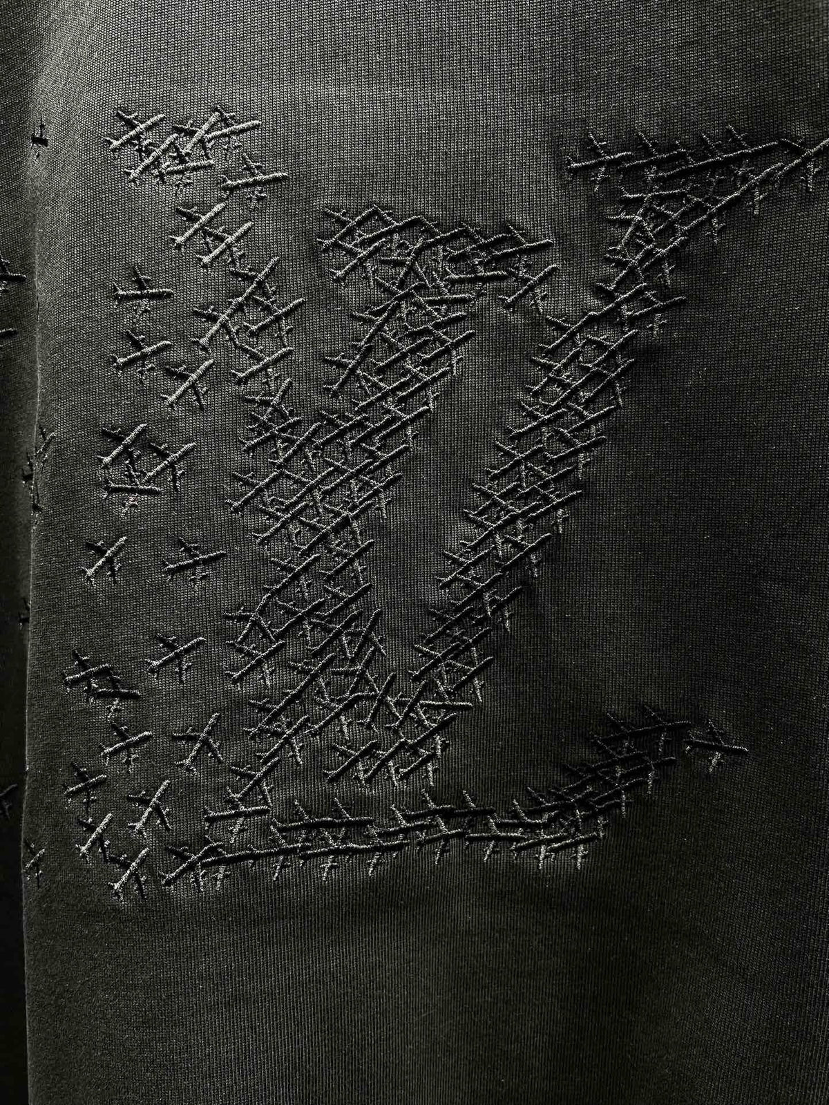 Pattern Cracked Embroidery T Shirt