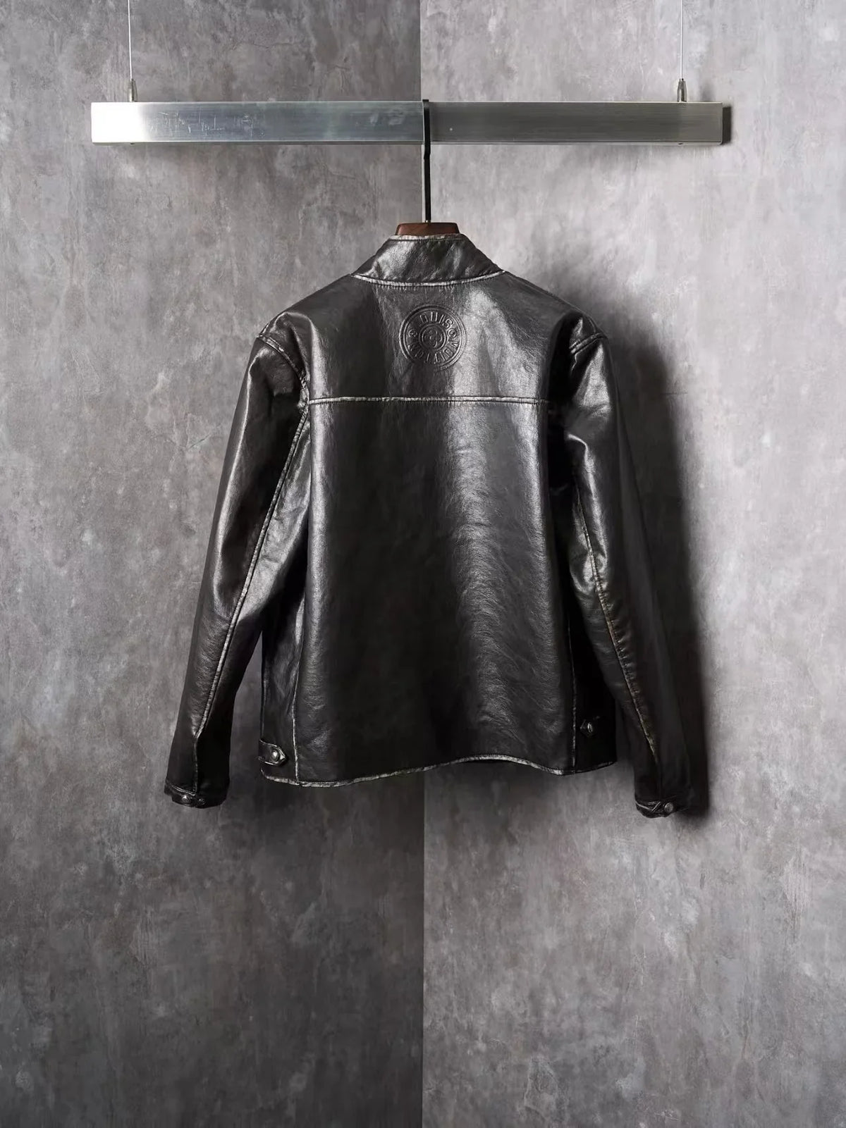 V-neck diagonal zipper used leather jacket