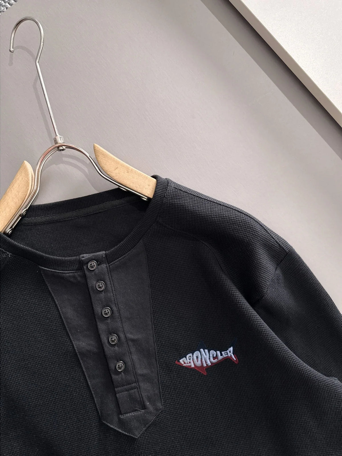 Autumn and winter new style lapel sweatshirt with long sleeves