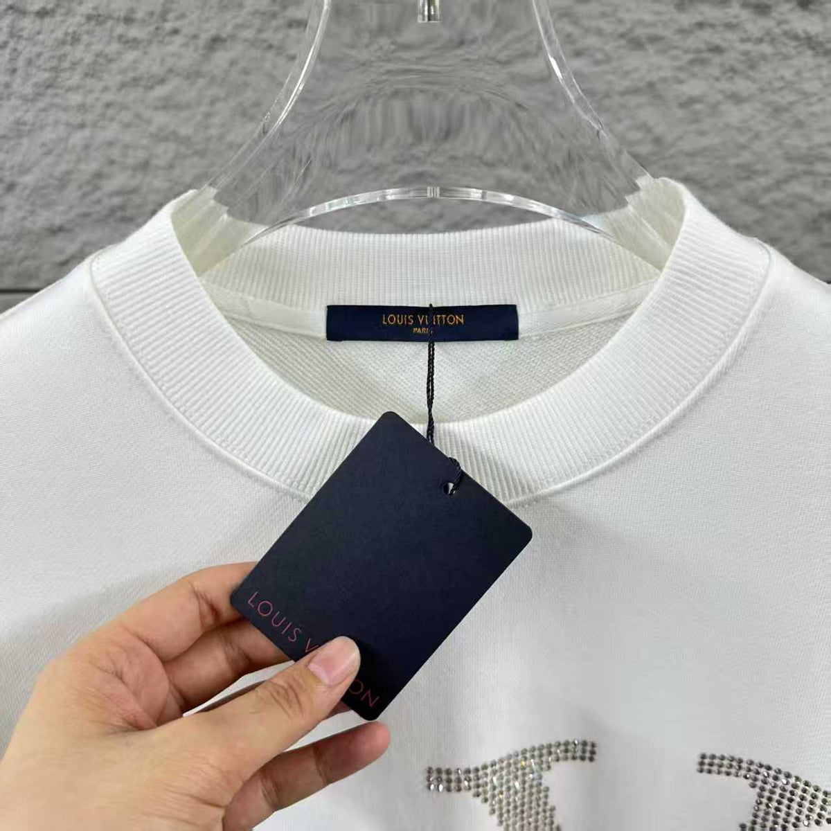 Long sleeved round neck hoodie for both men and women