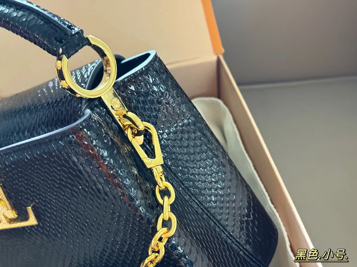Full grain pattern bag