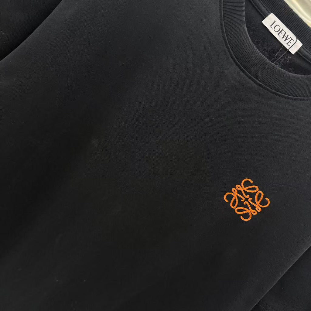 Autumn and winter new round neck short sleeved shirt