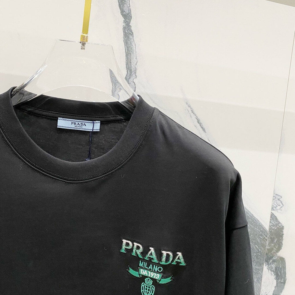 Green Pattern Embroidery T Shirt