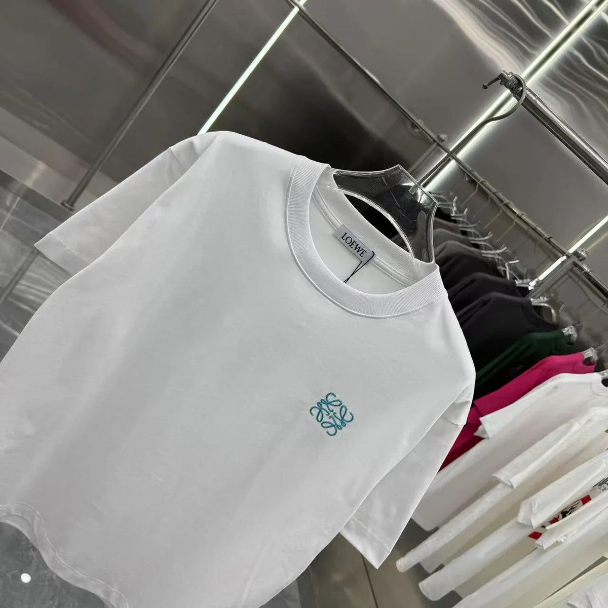 Autumn and winter new round neck short sleeved shirt