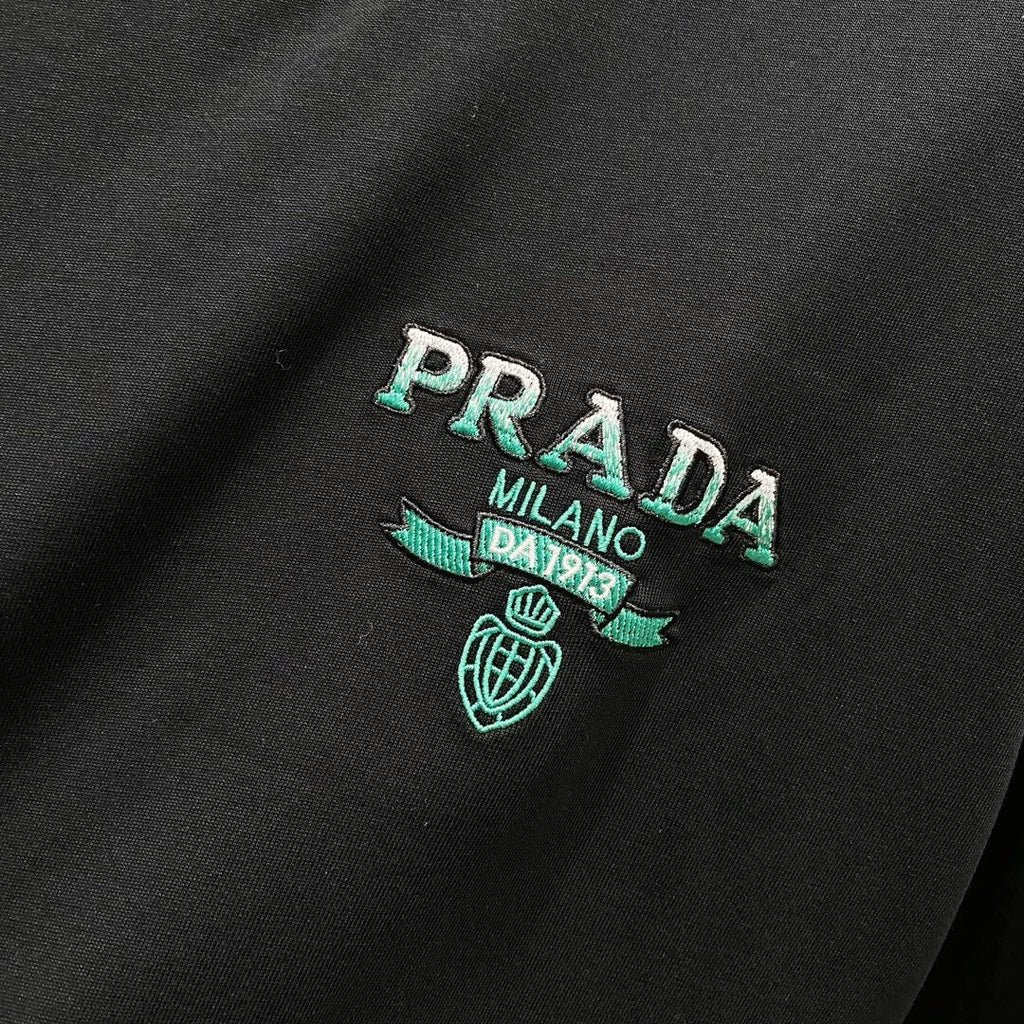 Green Pattern Embroidery T Shirt