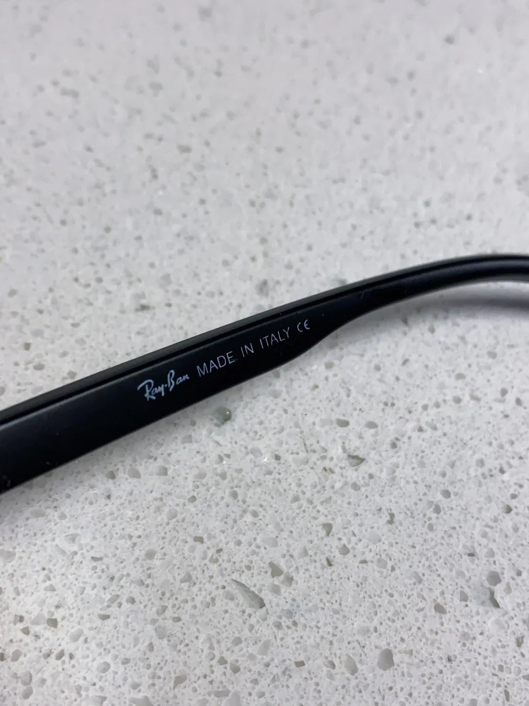 New fashionable UV resistant sunglasses
