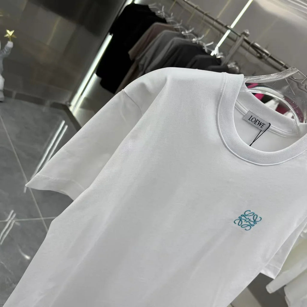 Autumn and winter new round neck short sleeved shirt