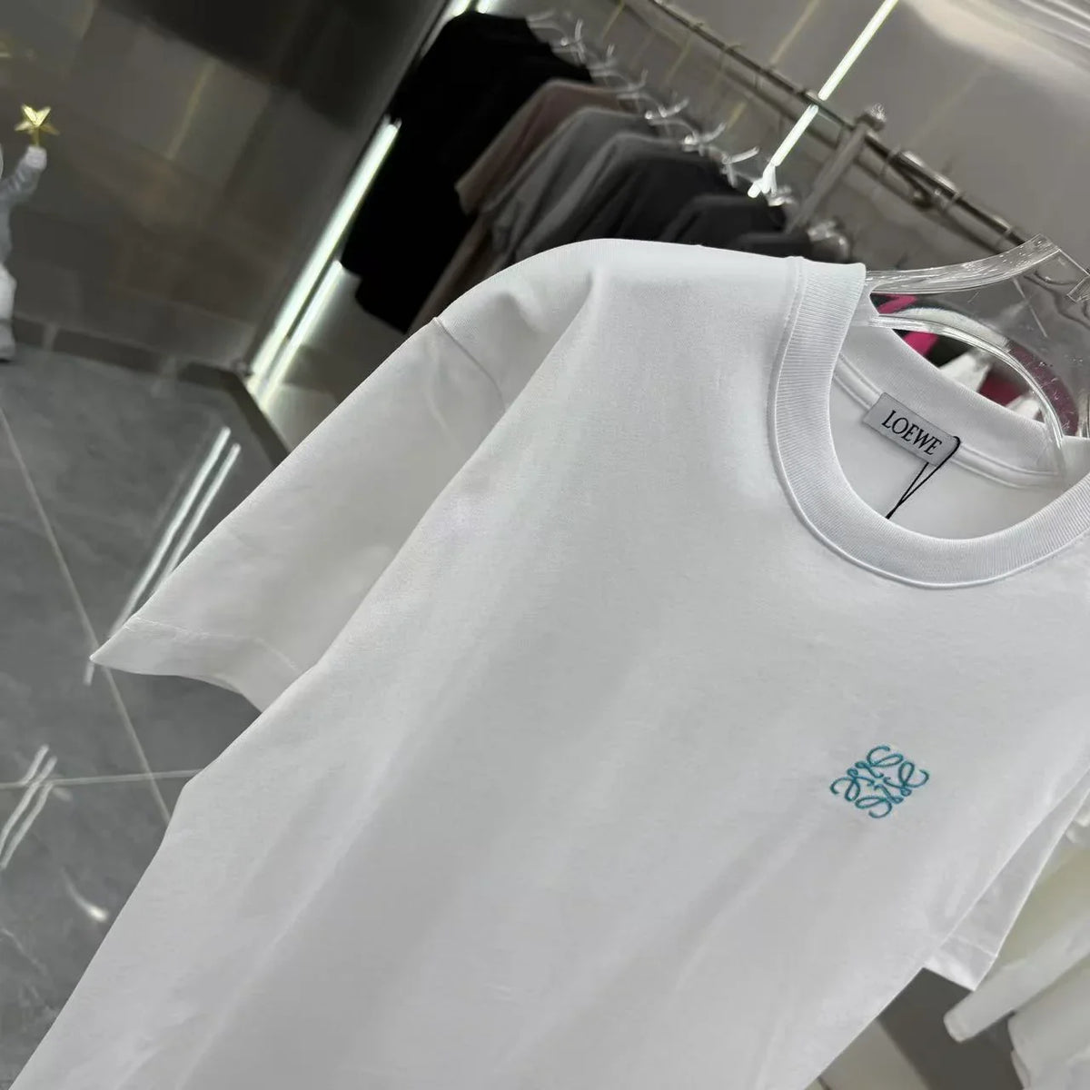 Autumn and winter new round neck short sleeved shirt