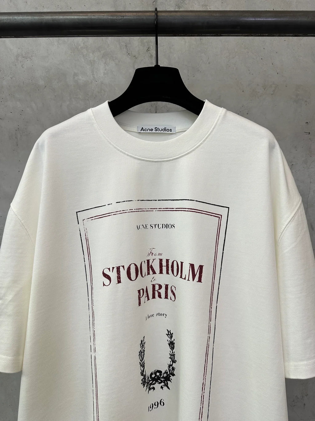 Short sleeved T-shirt with letter pattern