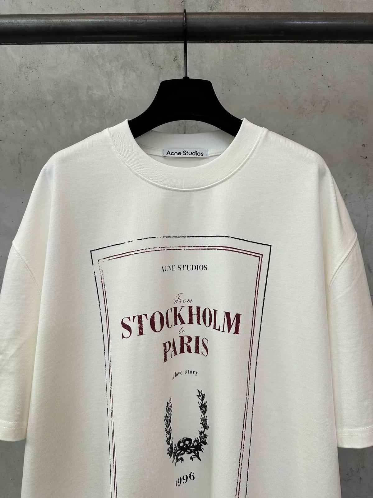 Short sleeved T-shirt with letter pattern