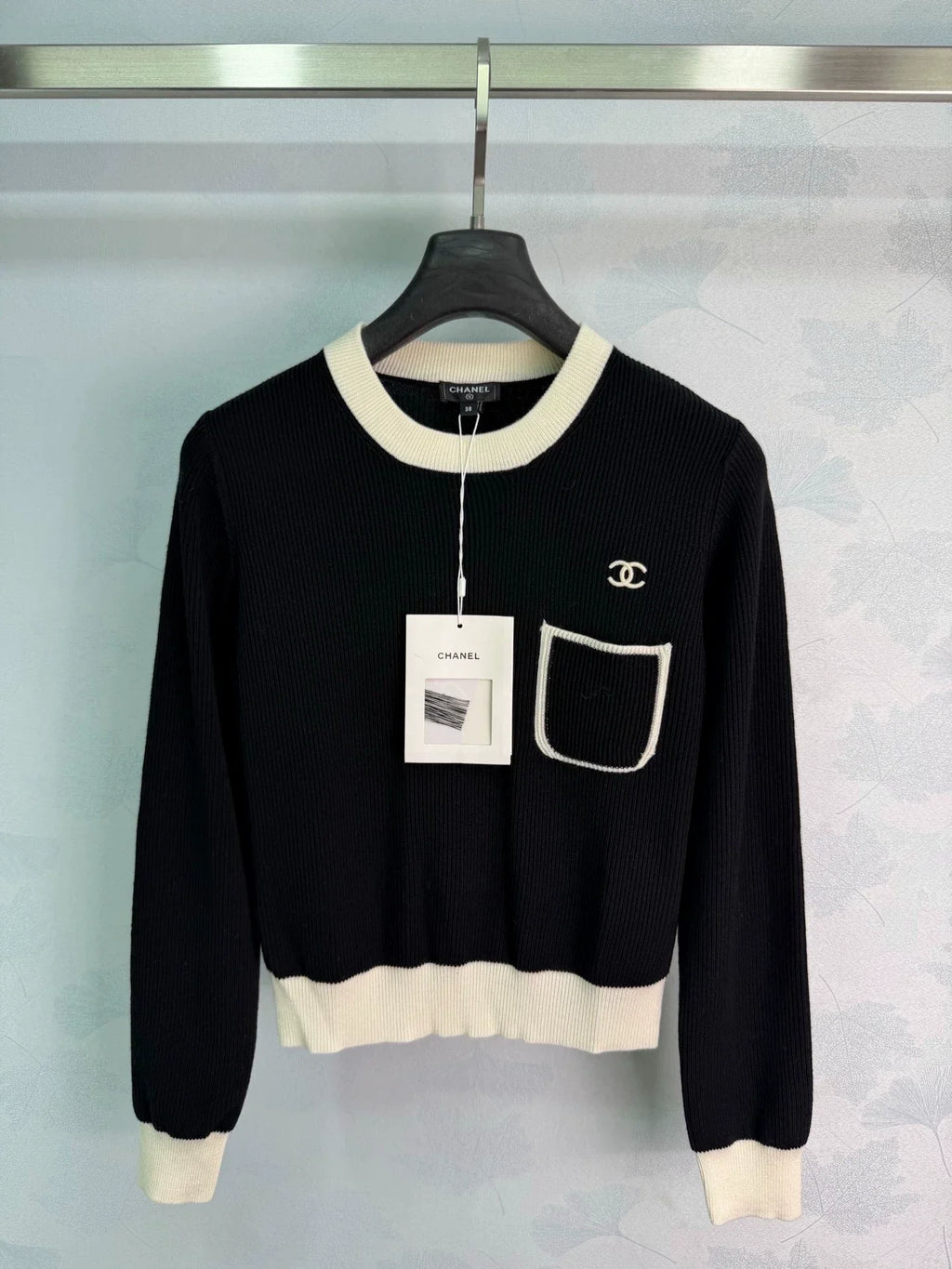 26 Early Autumn New Classic Black and White Contrast Knit Sweater