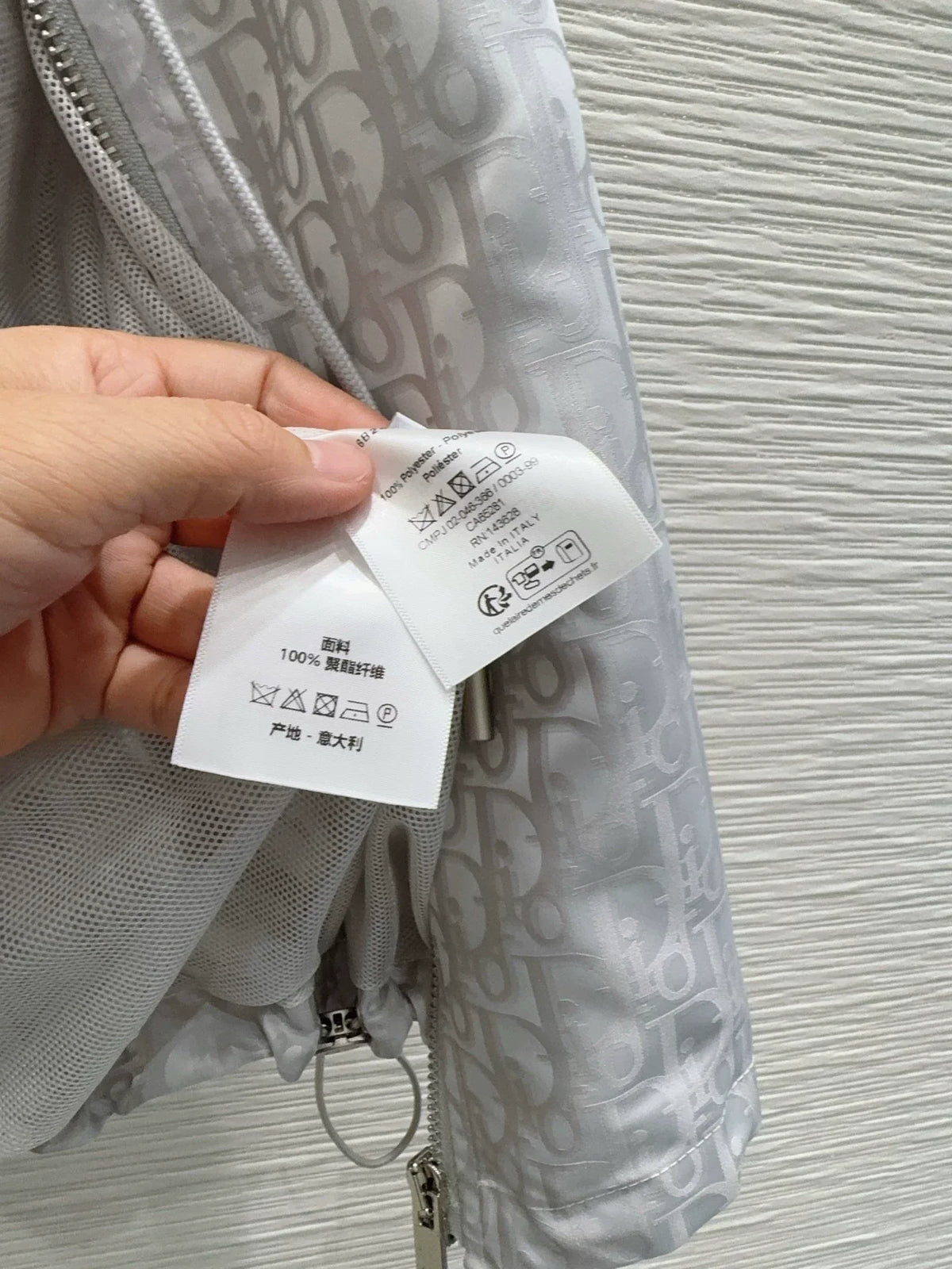 26 New Vest