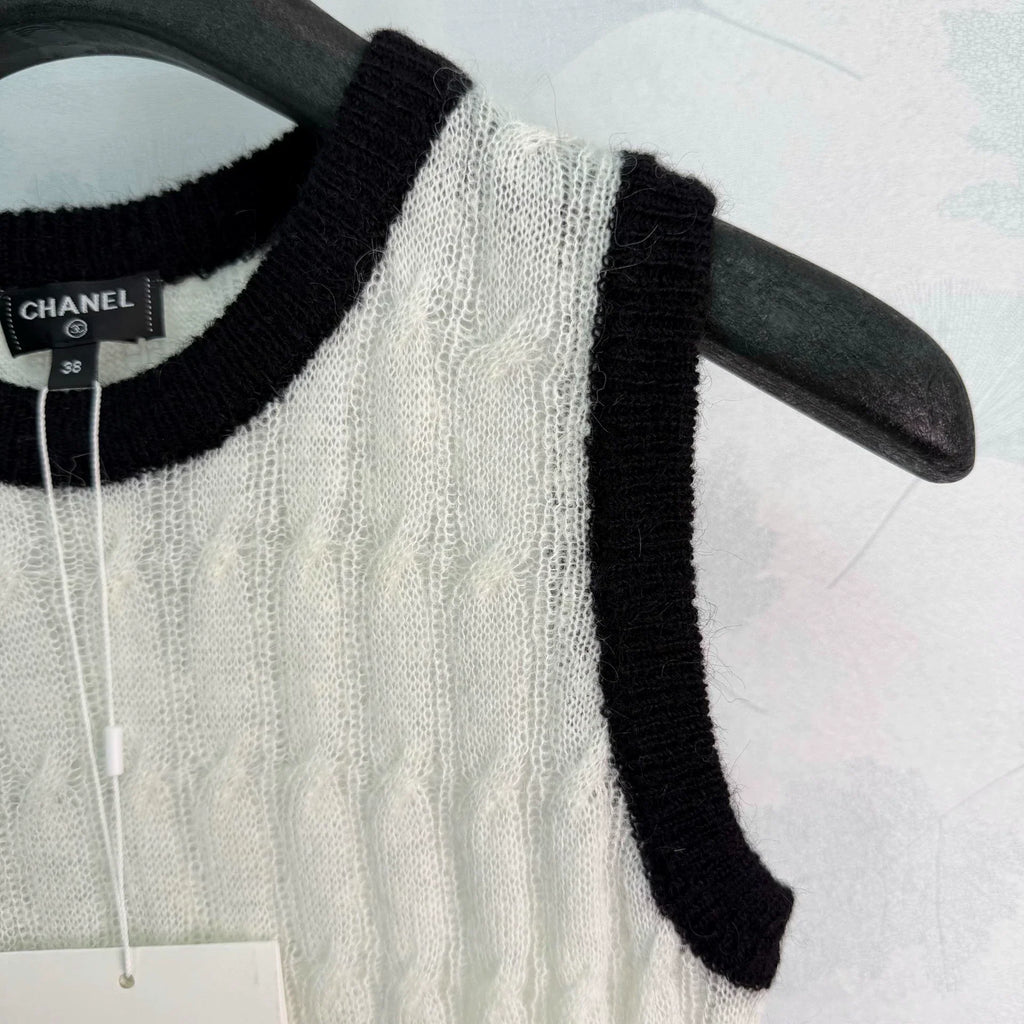 26 New Knit Vest