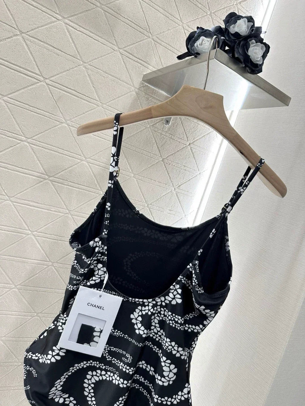 25 New Printed Halter Swimsuit