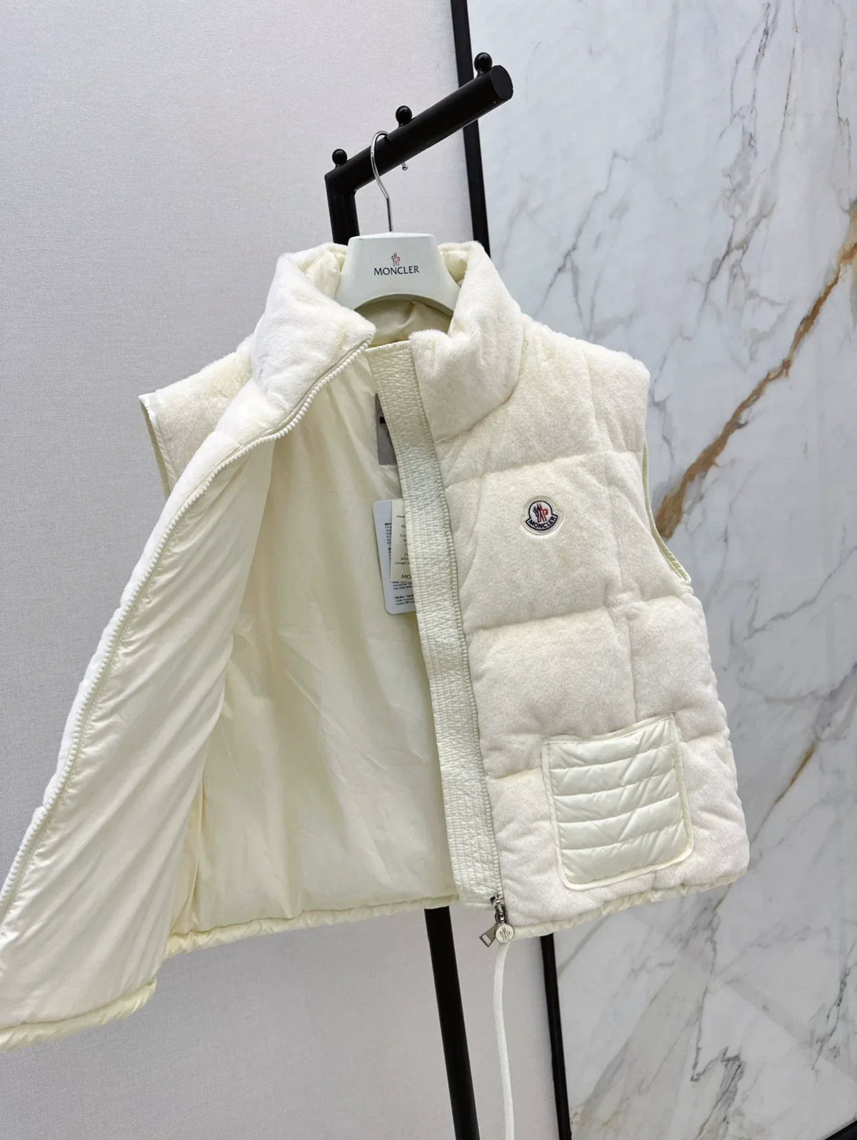 25 Mao Mao Down Vest