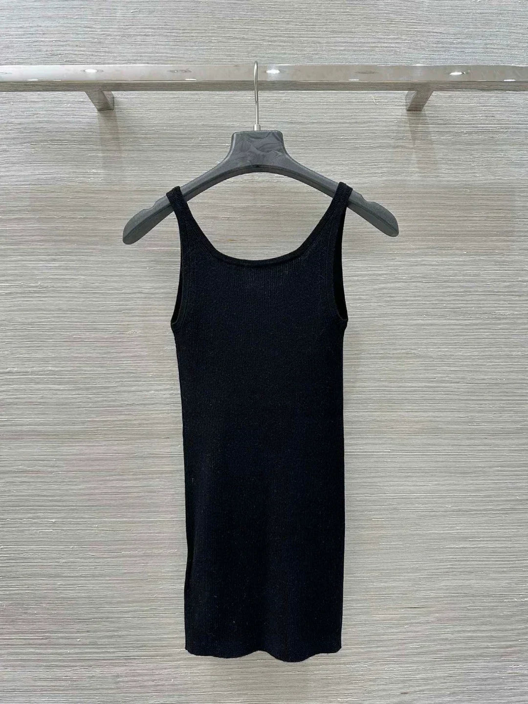 25 New Slim Short Sleeve Knit Vest