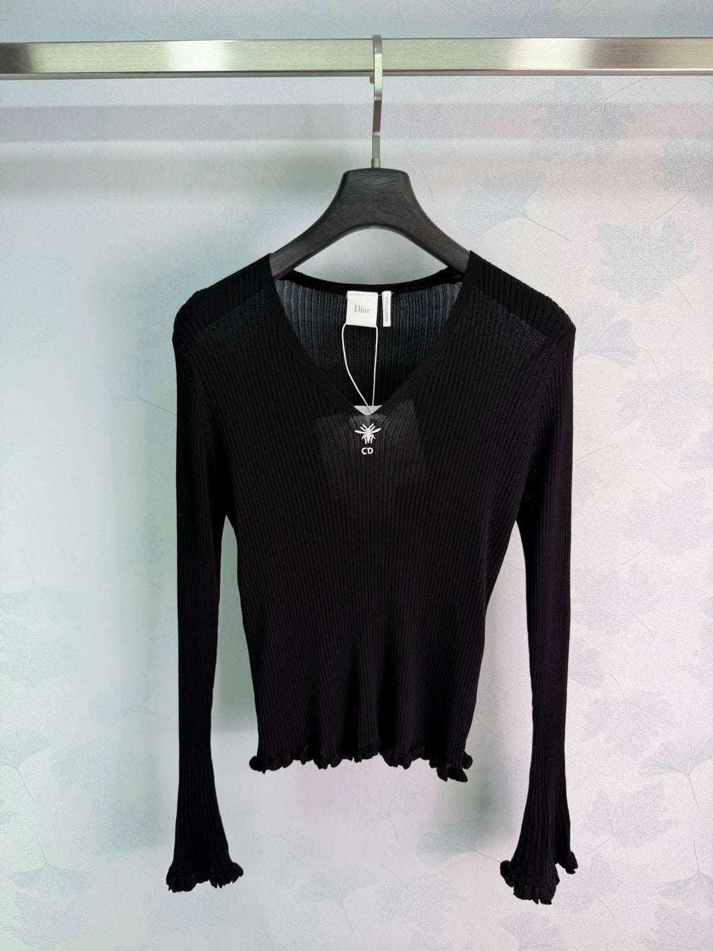 26 Early Autumn New V-Neck Ribbed Ruffle Cuff Bell Sleeve Knit Top/*