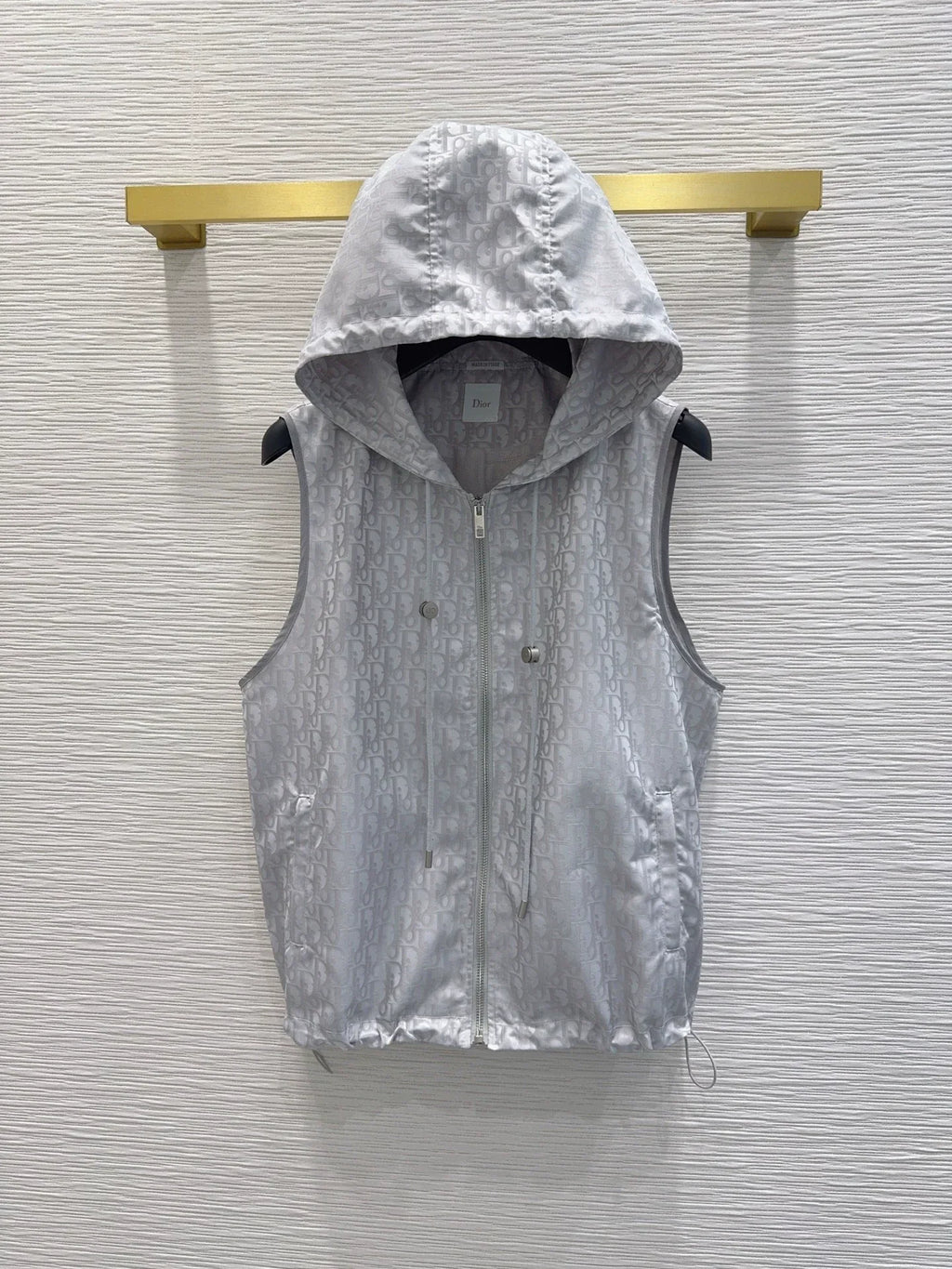 26 New Vest