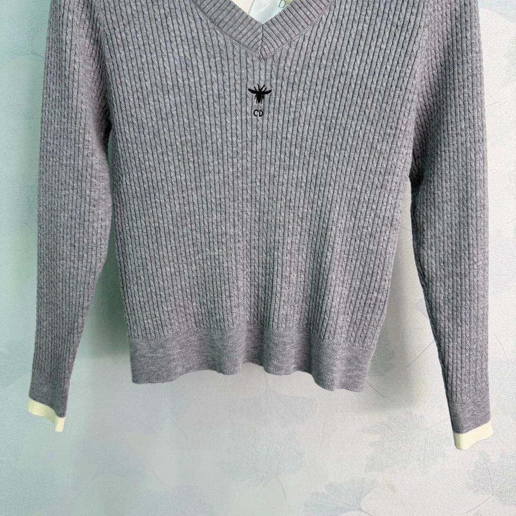 26 Early Autumn New V-Neck Long-Sleeve Knit Sweater