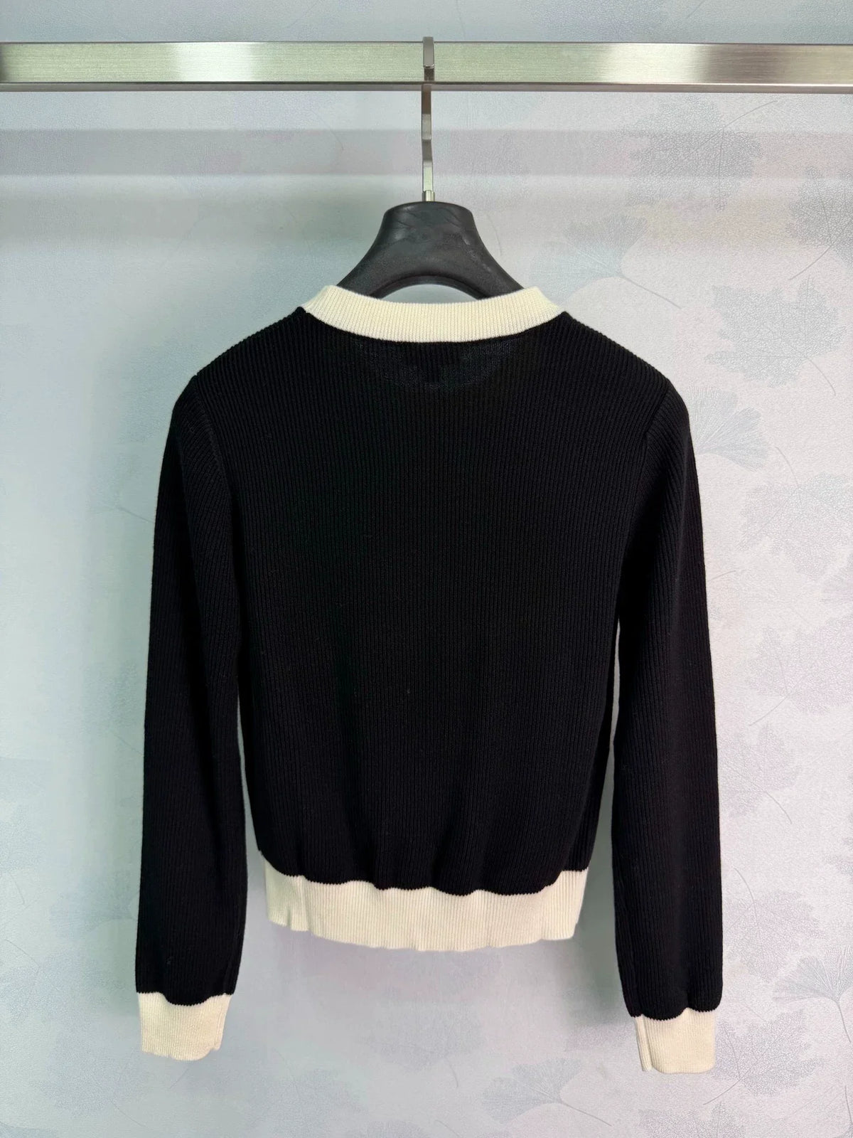 26 Early Autumn New Classic Black and White Contrast Knit Sweater