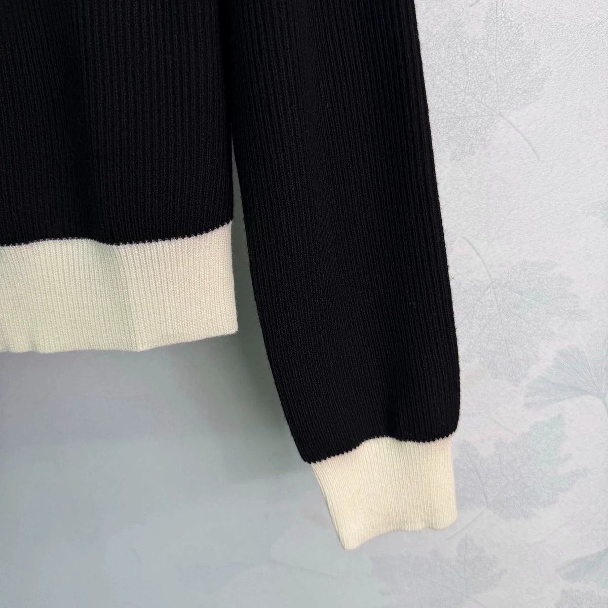 26 Early Autumn New Classic Black and White Contrast Knit Sweater