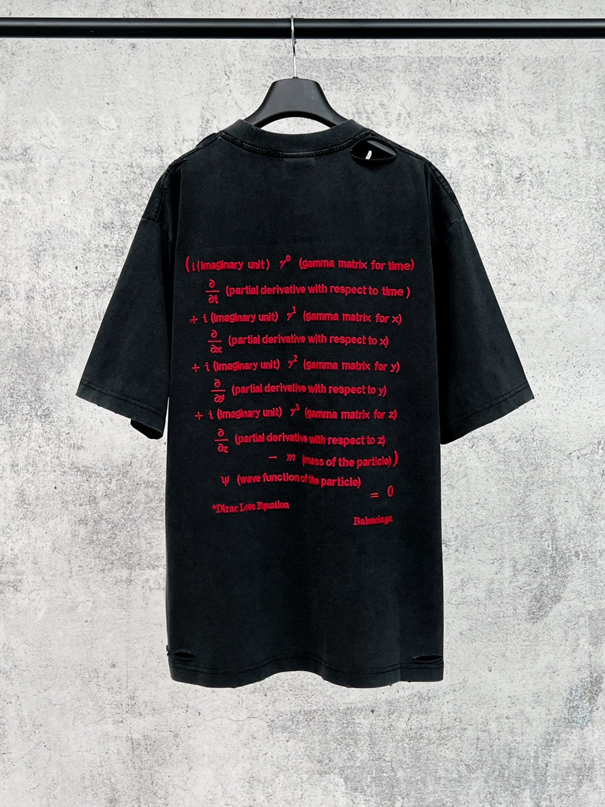 Embroidered and washed to make old short sleeved T-shirt