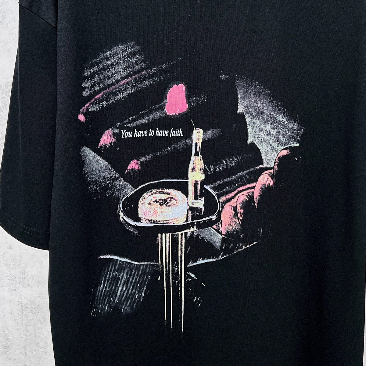 Embroidered letter short sleeved T-shirt