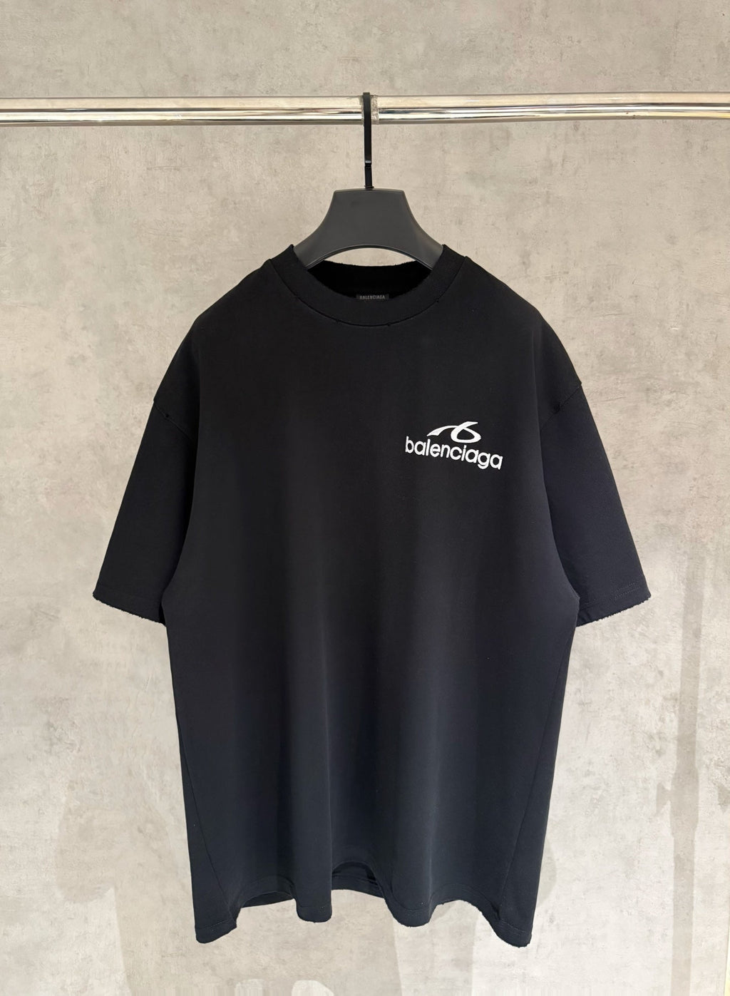 Embroidered short sleeved T-shirt