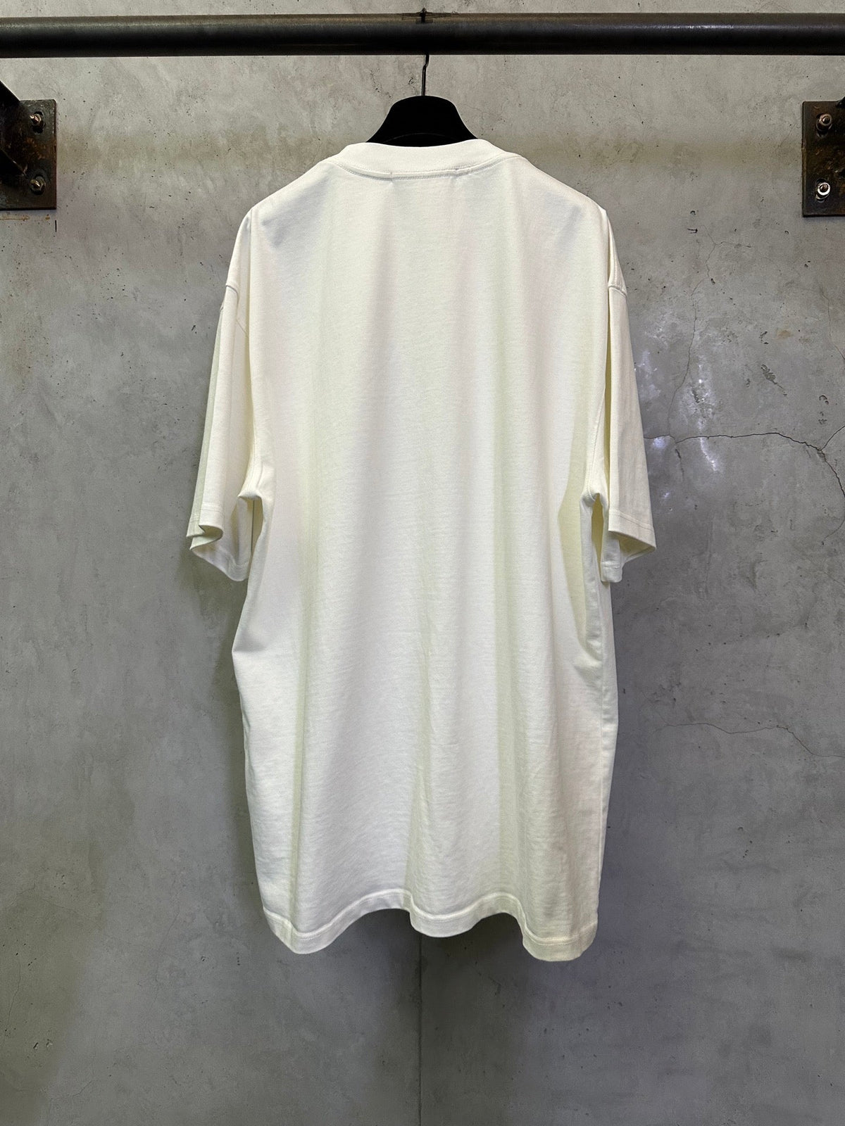 Large letter logo short sleeved T-shirt