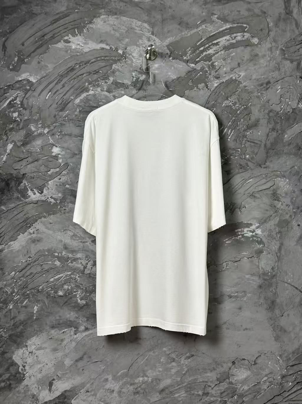 Loose fit version Unisex short sleeved t-shirt
