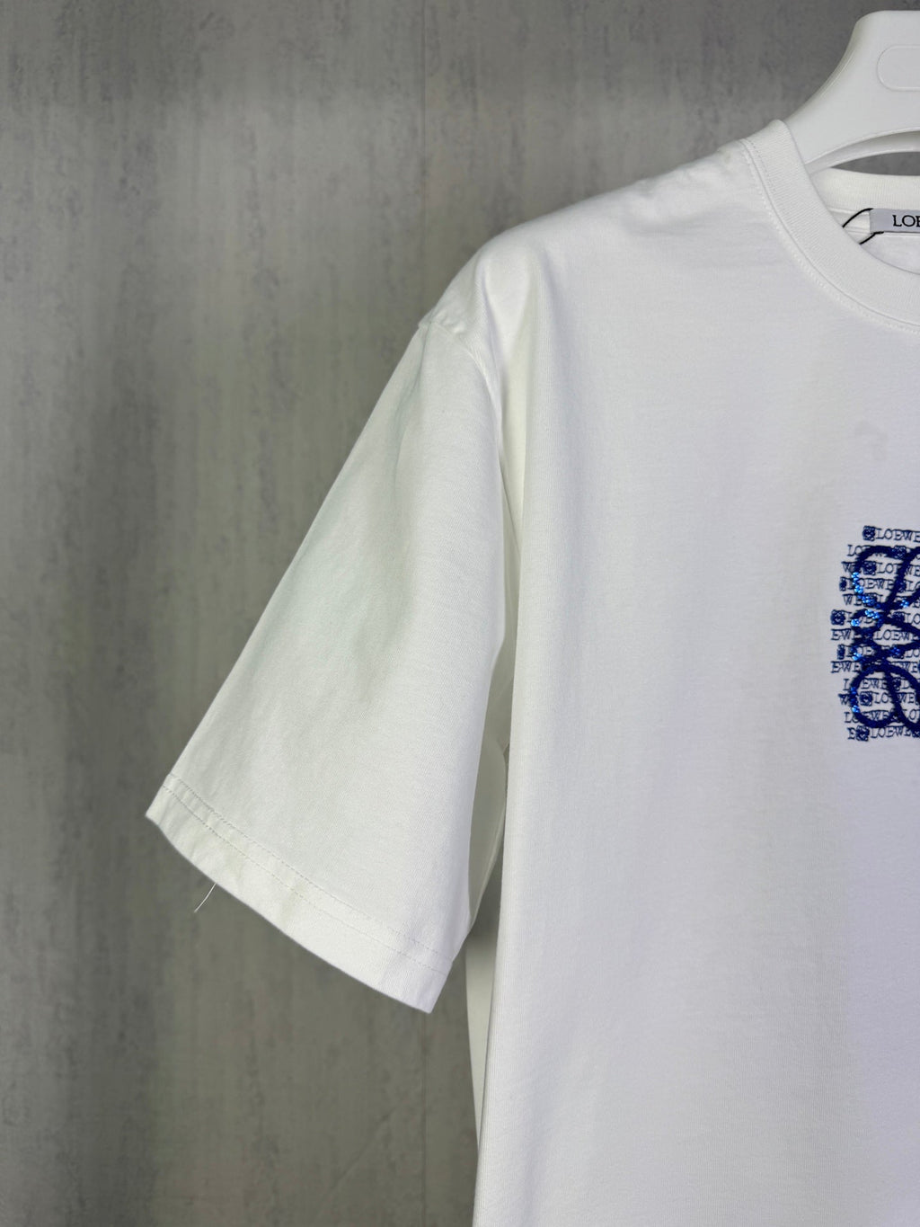 Craftsmanship Classic Embroidered Pattern unisex T-shirt
