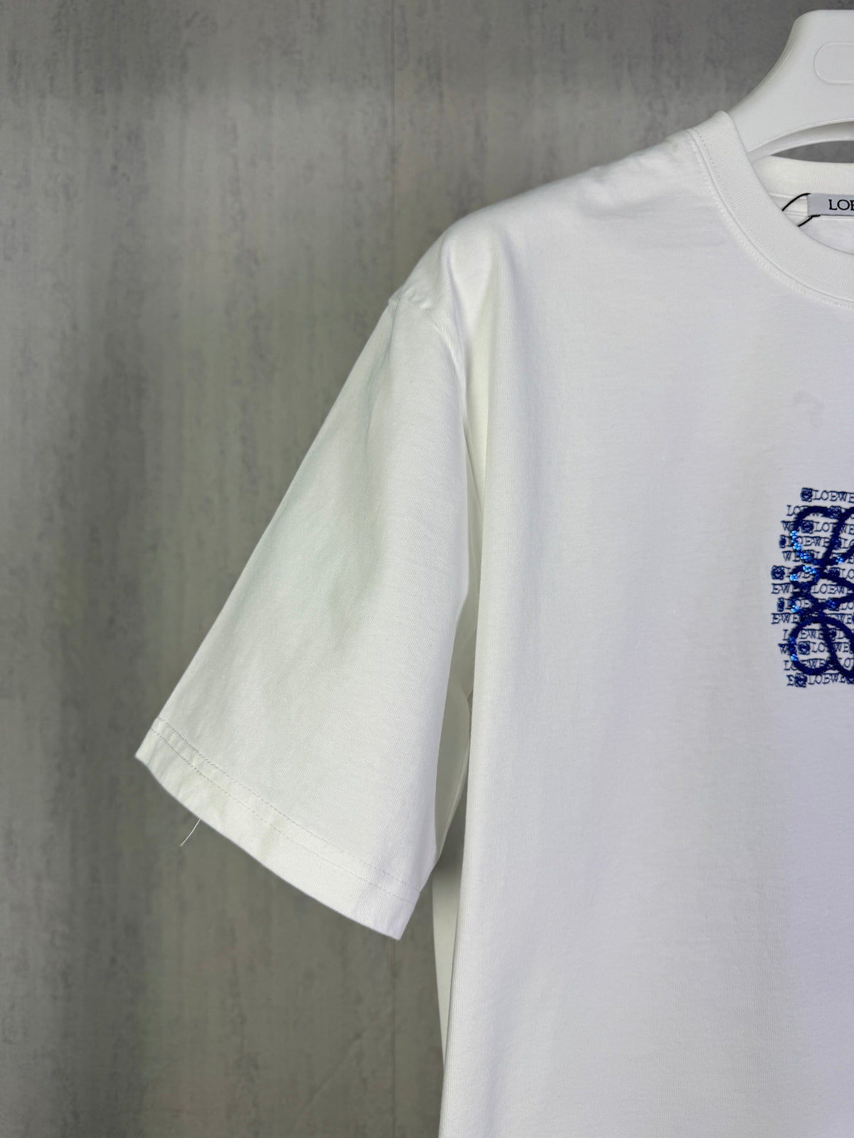 Craftsmanship Classic Embroidered Pattern unisex T-shirt