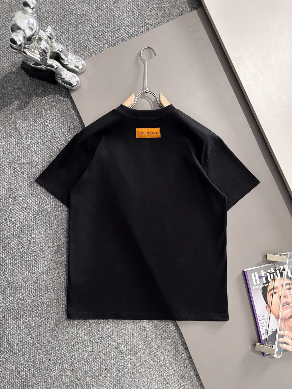 Embroidered clover letter logo short sleeved t-shirt