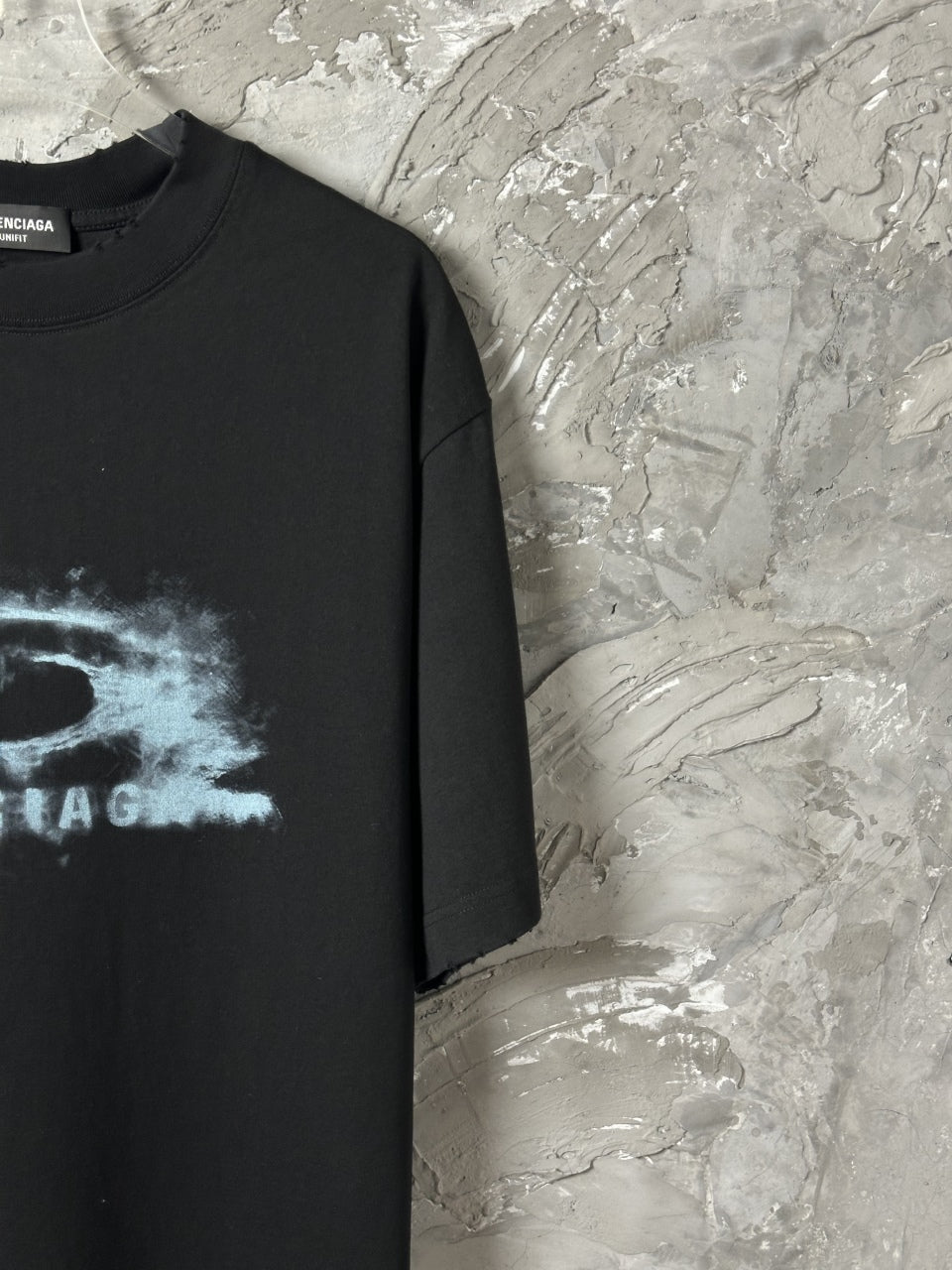 Loose fit version Unisex short sleeved t-shirt