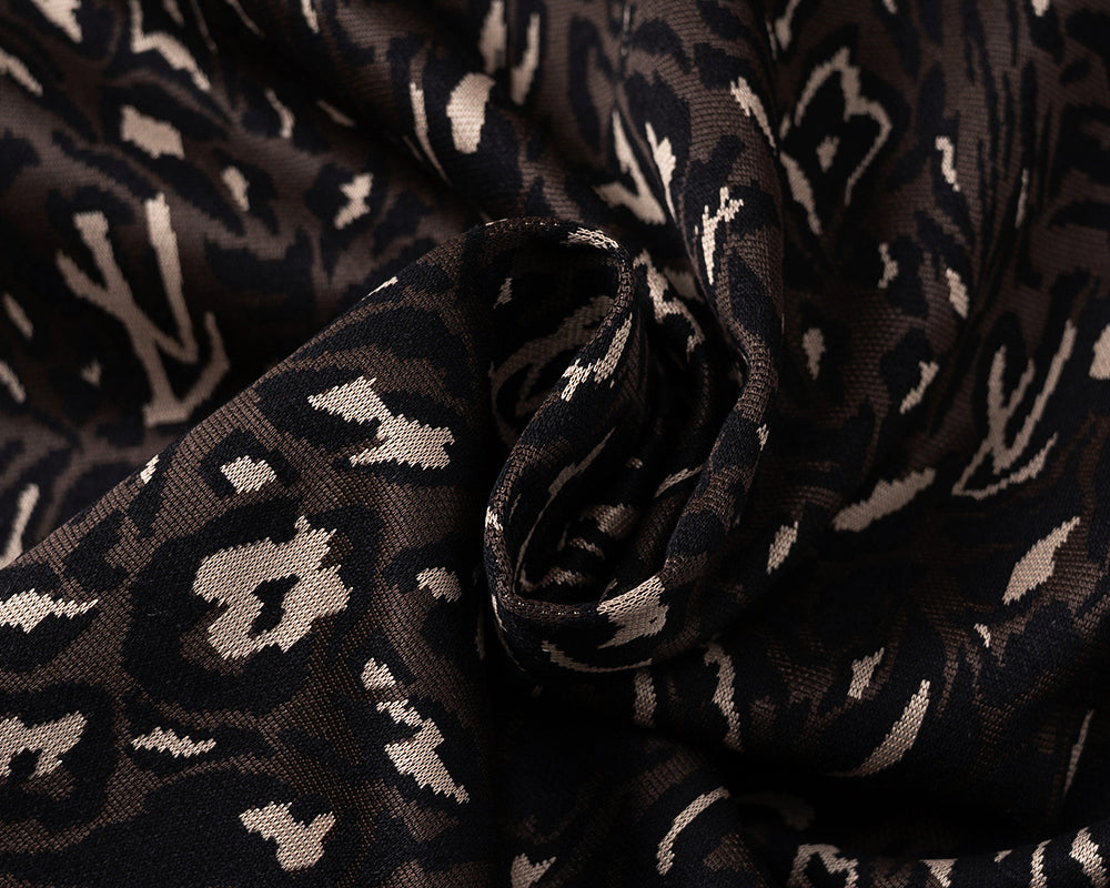 Knitted jacquard fabric lapel T-shirt