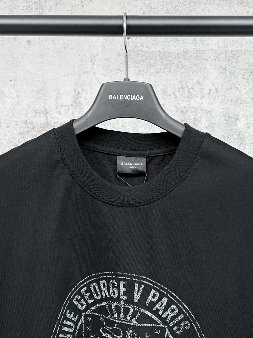 New Front Retro Badge Icon Printed T-shirt