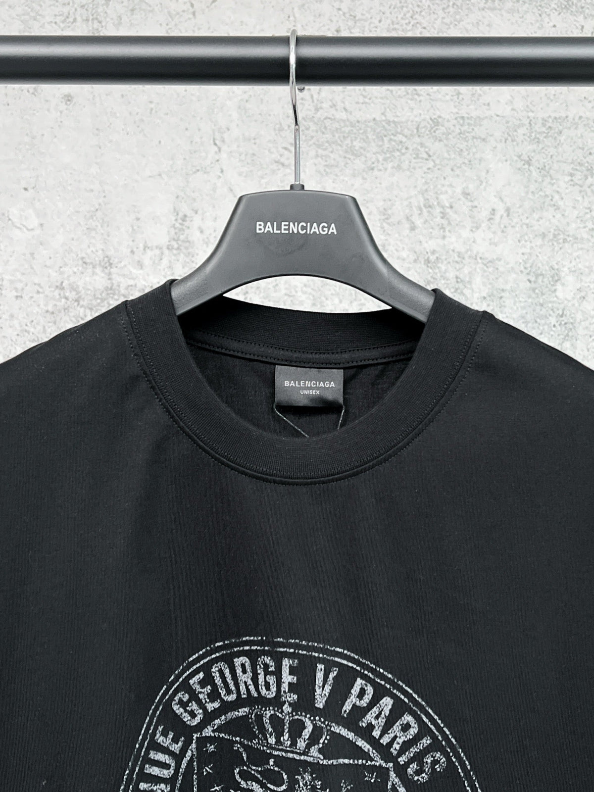 New Front Retro Badge Icon Printed T-shirt