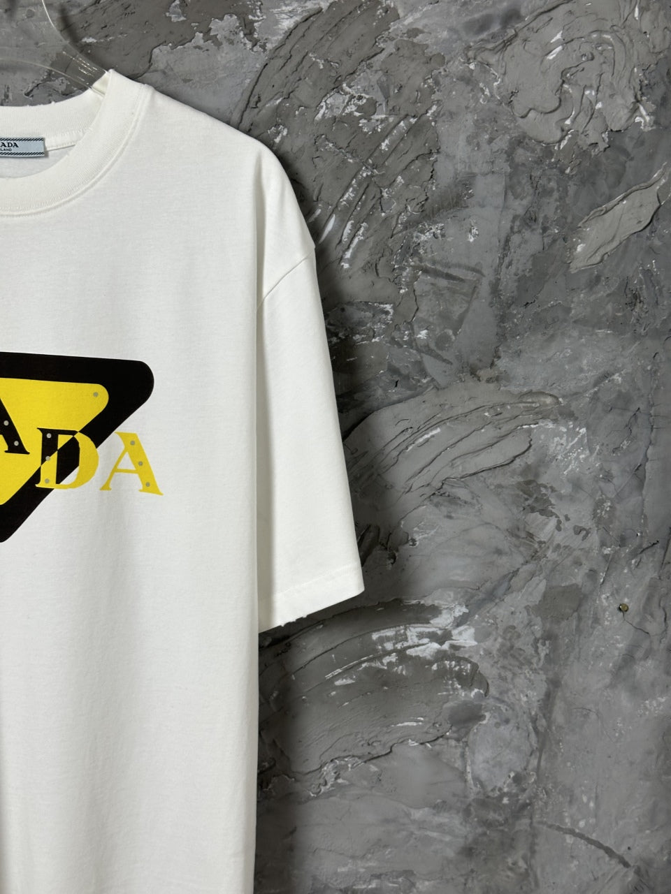 Loose fit version Unisex short sleeved t-shirt