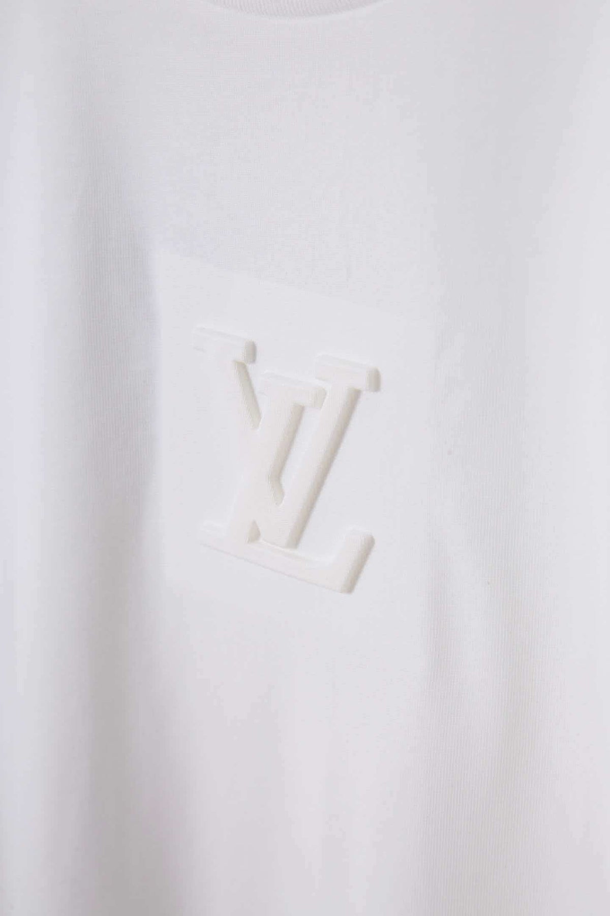Embossed embossed short sleeved T-shirt
