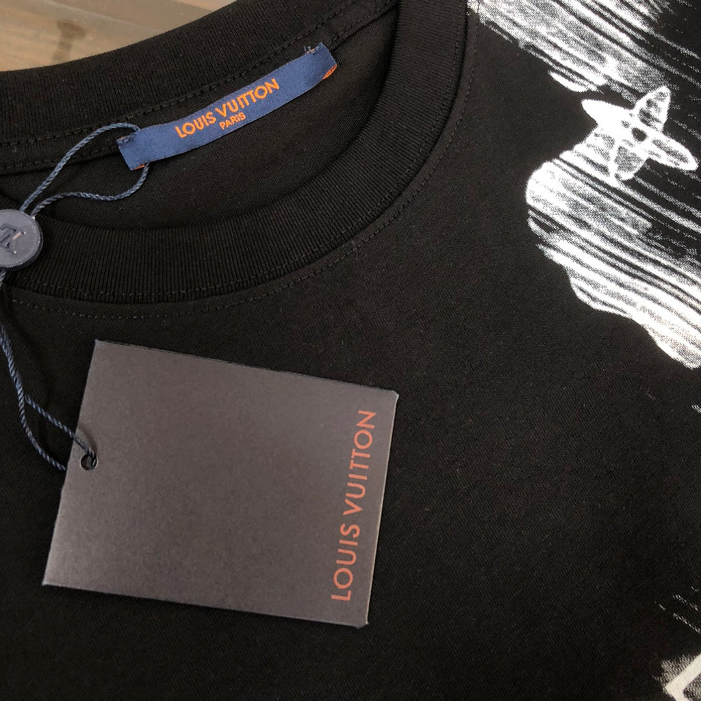 Latest versatile short sleeved T-shirt for both men and women
