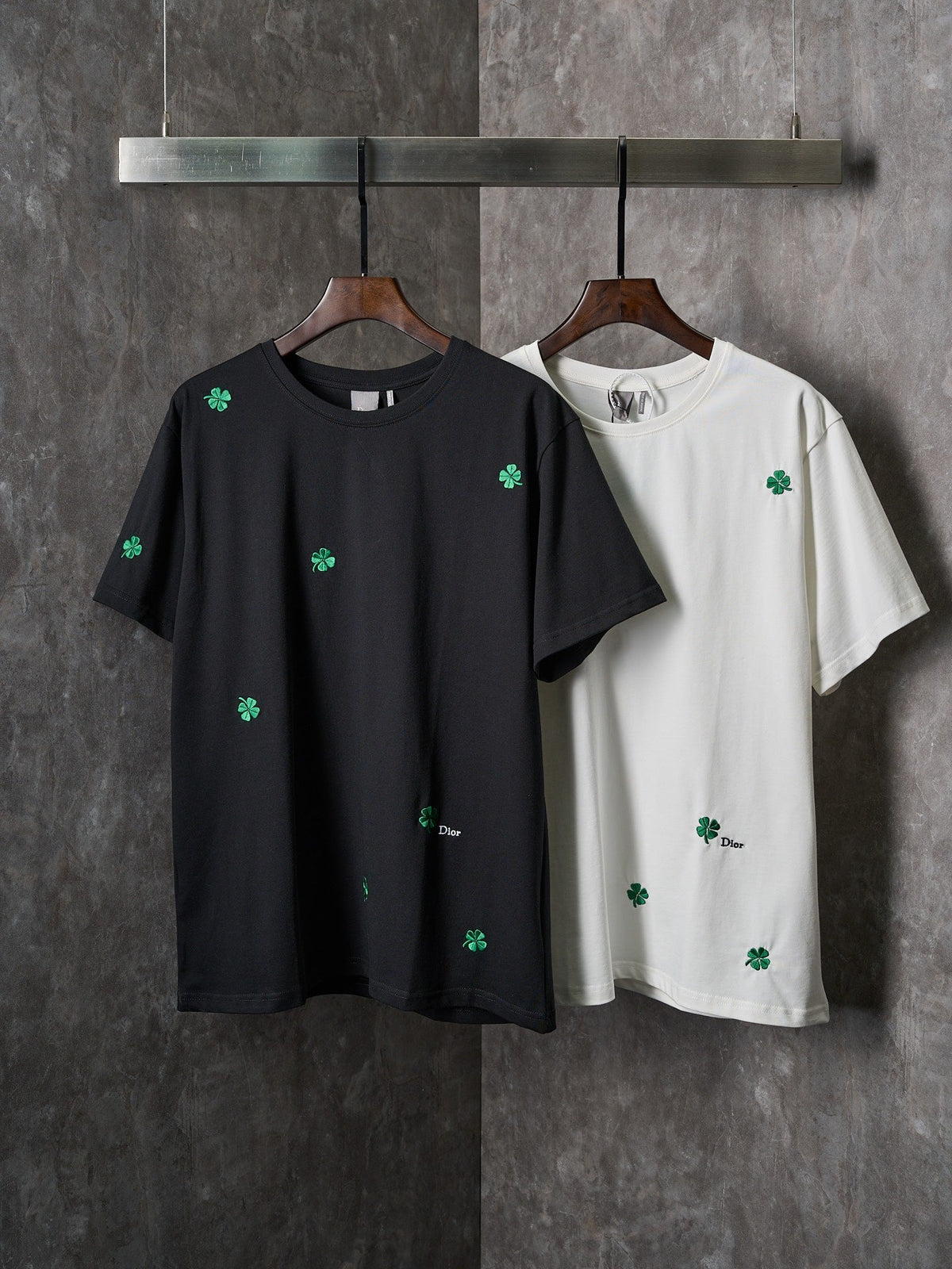 Four leaf clover embroidery pattern cotton loose round neck short sleeved T-shirt