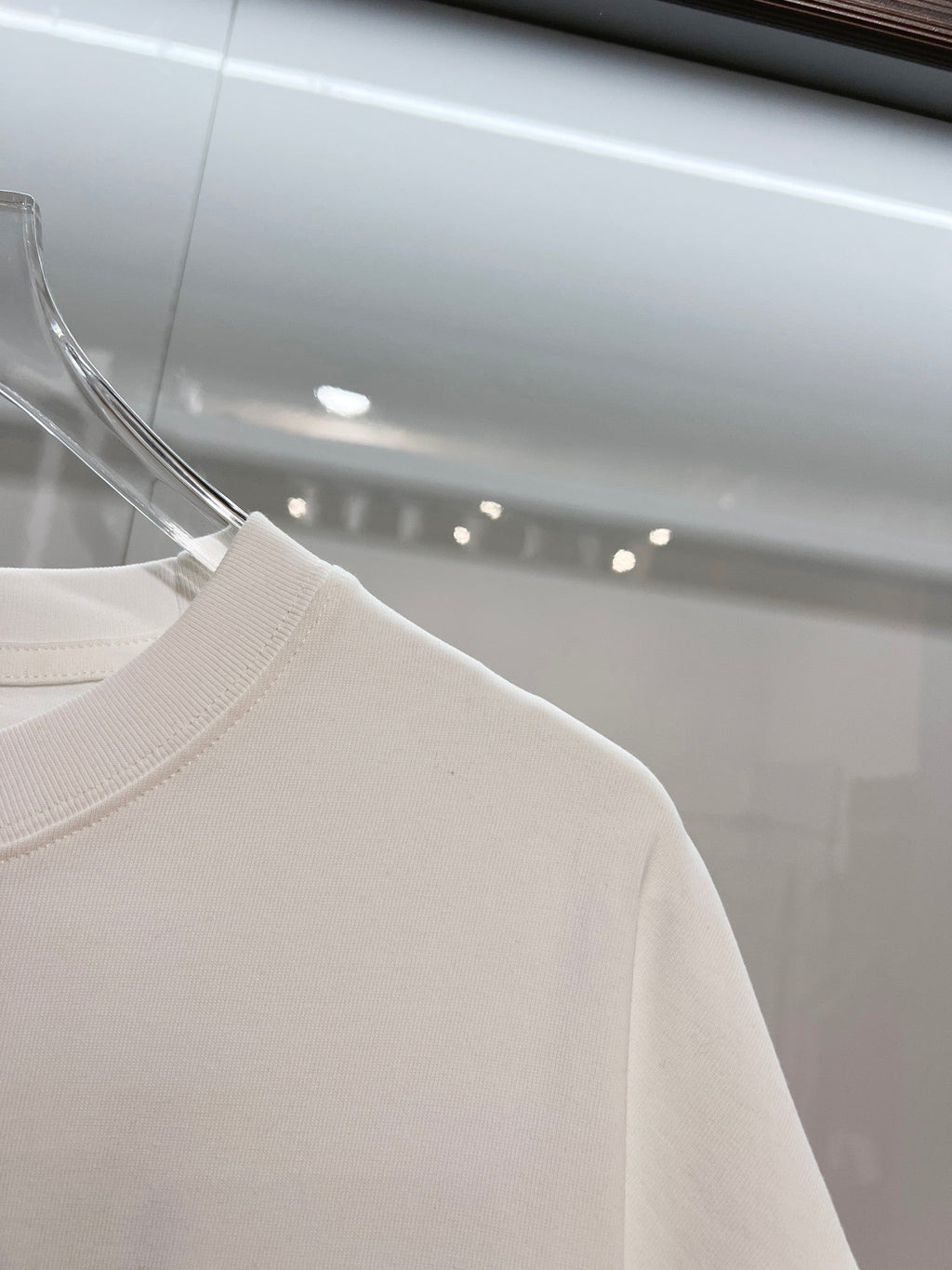 Three dimensional golden small LOGO color blocked offset printing pattern letter round neck T-shirt