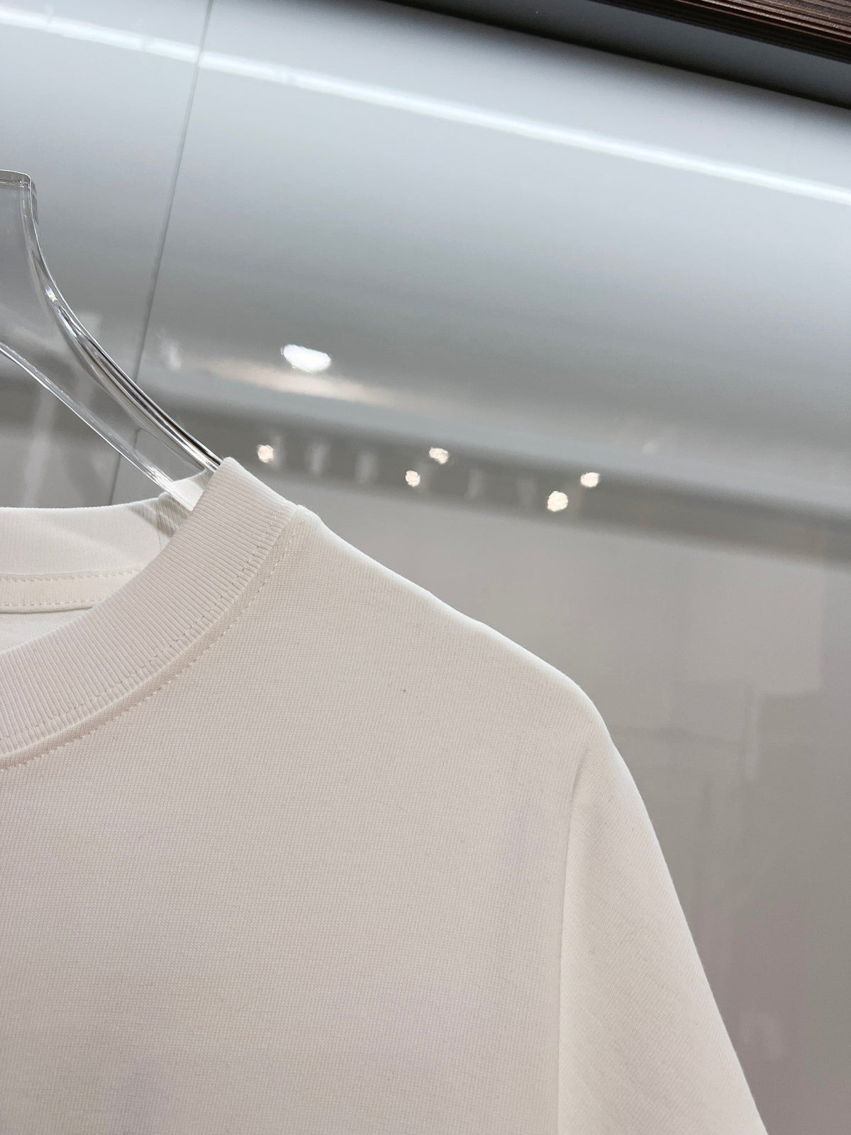 Three dimensional golden small LOGO color blocked offset printing pattern letter round neck T-shirt