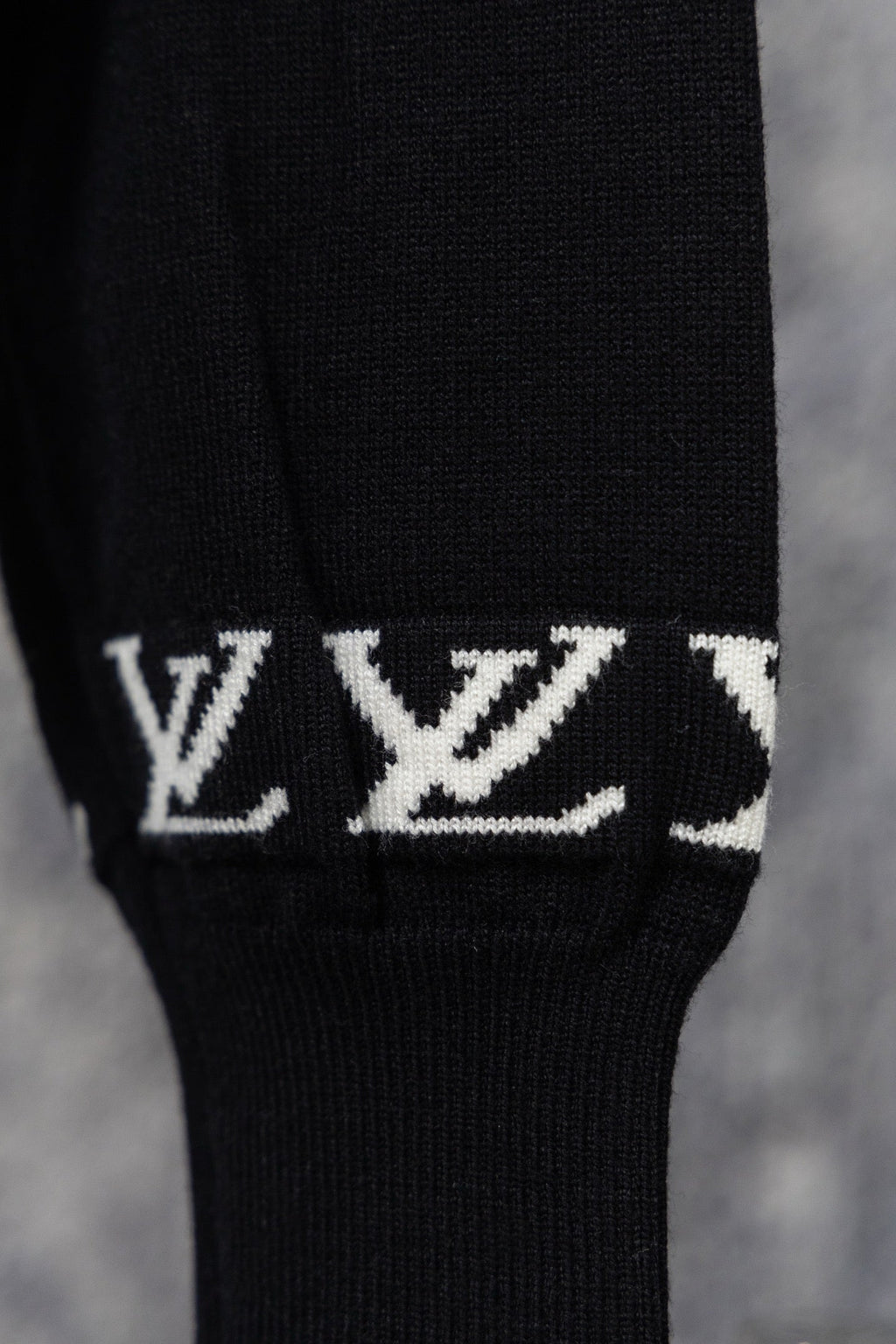 New minimalist letter black round neck knitted pullover hoodie